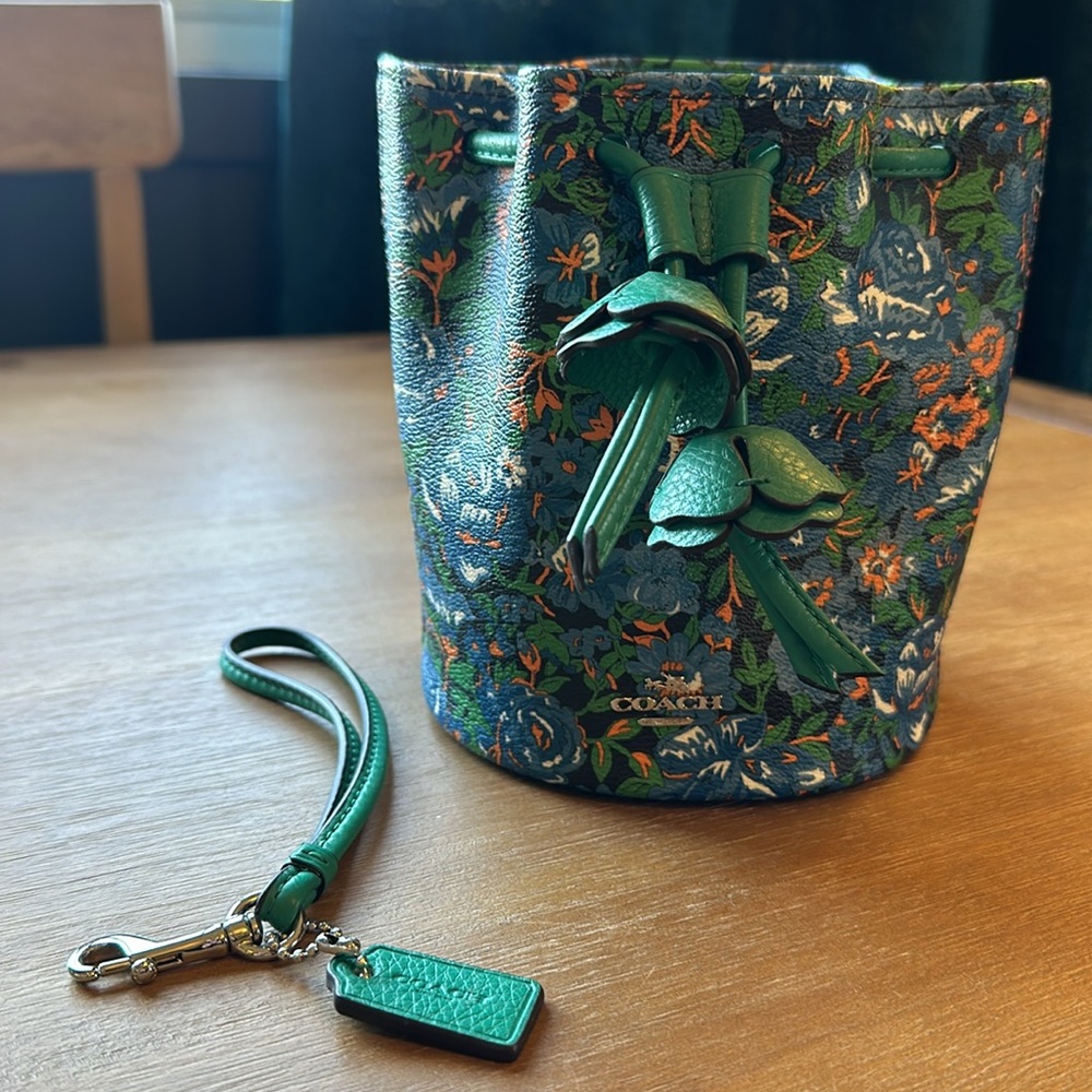 Mini Coach drawstring bag - Picture 2 of 3